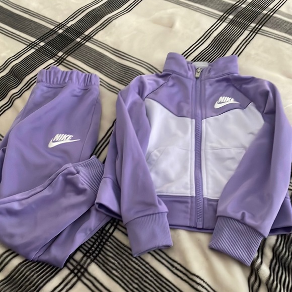 nike sweatsuit purple